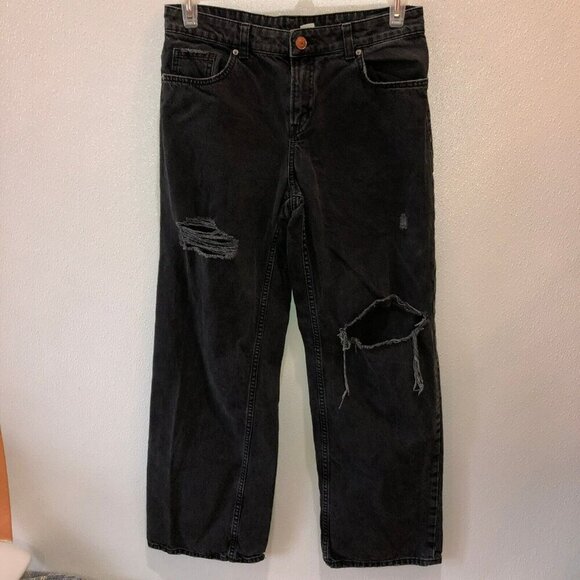 H&M Divided Womens Size 6 Black Distressed Straight Relaxed Leg Denim Jeans - Picture 3 of 12